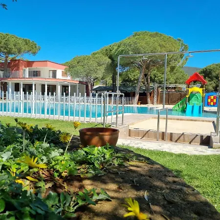 Vakantiepark Lacona Pineta 3*